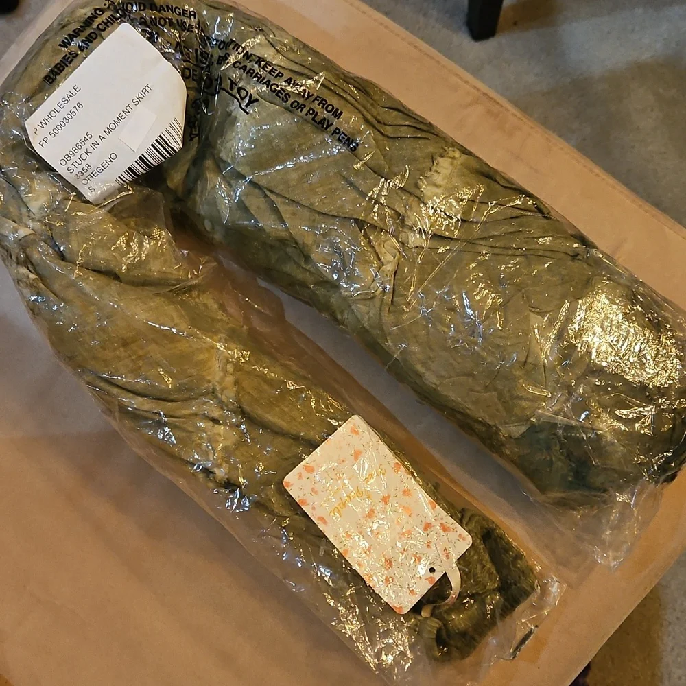 Free People Stuck In A Moment  Maxi Skirt A Line Tiered Ruffle Hem Oregeno S NWT - Picture 6 of 16